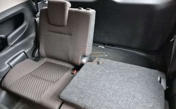 TOYOTA INNOVA 2.4 G