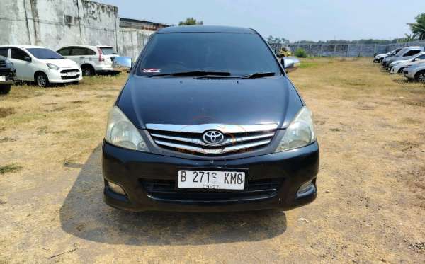 TOYOTA INNOVA G