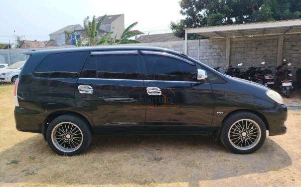 TOYOTA INNOVA G