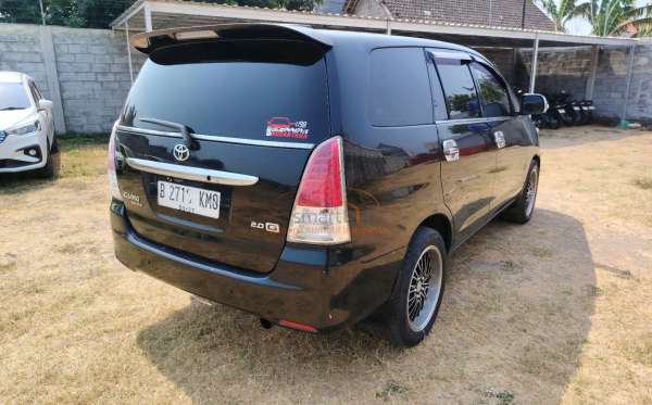TOYOTA INNOVA G