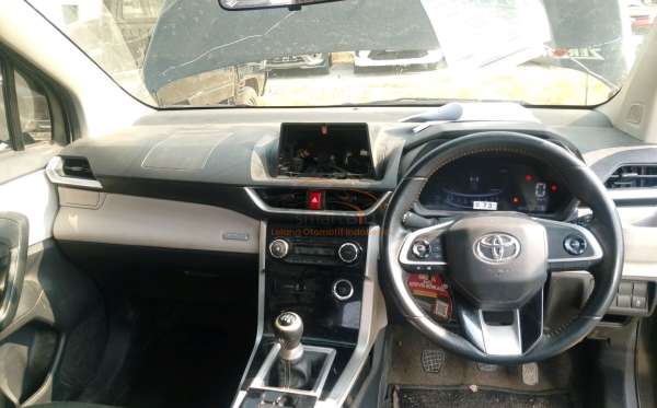 TOYOTA NEW VELOZ 1.5 M/T