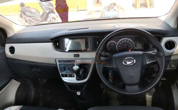 DAIHATSU SIGRA 1.2 R