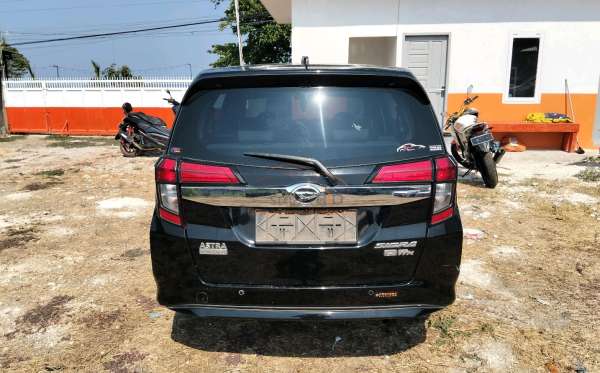 DAIHATSU SIGRA 1.2 R