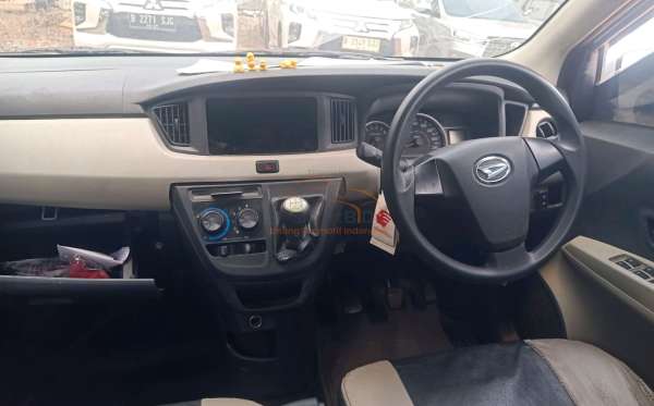 DAIHATSU SIGRA M
