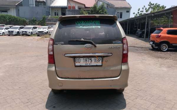 DAIHATSU XENIA