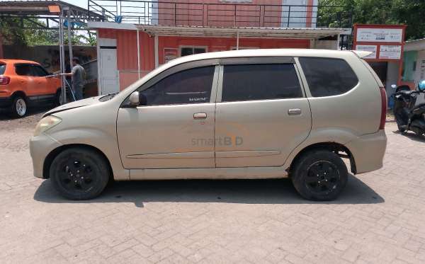 DAIHATSU XENIA