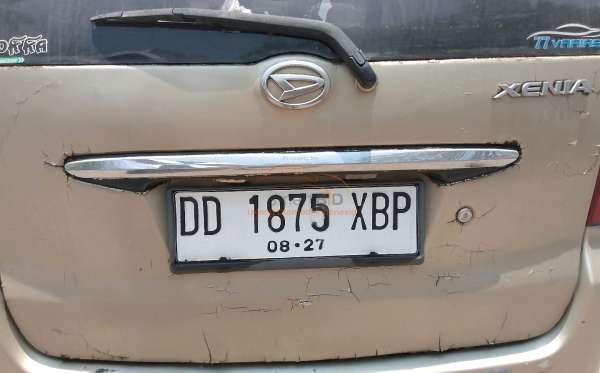 DAIHATSU XENIA
