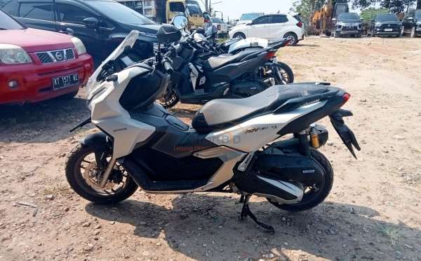 HONDA ADV