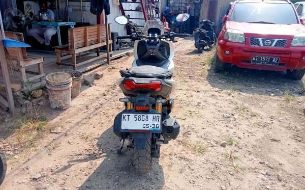 HONDA ADV