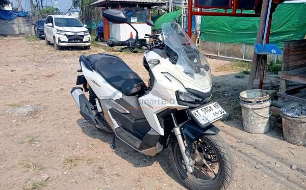 HONDA ADV