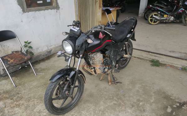 HONDA CB 150 Verza
