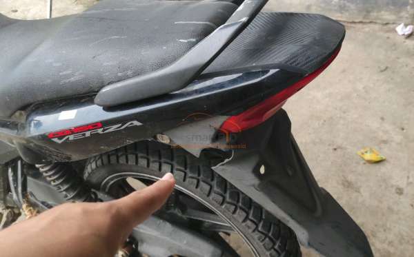 HONDA CB 150 Verza