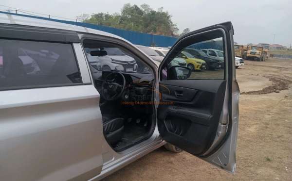 TOYOTA AVANZA