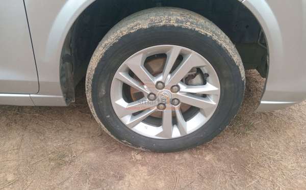 TOYOTA AVANZA