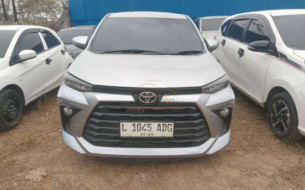 TOYOTA AVANZA