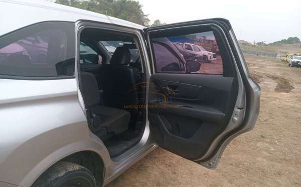 TOYOTA AVANZA