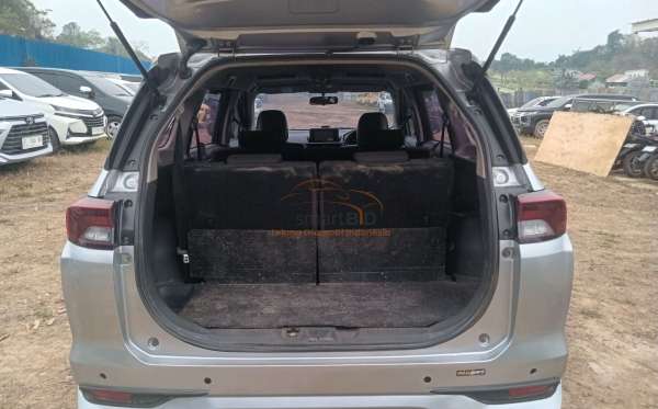 TOYOTA AVANZA