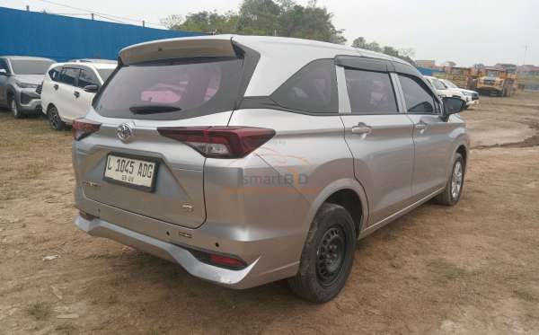 TOYOTA AVANZA