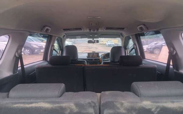 TOYOTA AVANZA