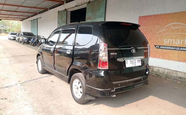 TOYOTA AVANZA
