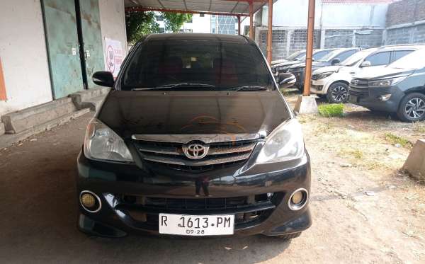 TOYOTA AVANZA