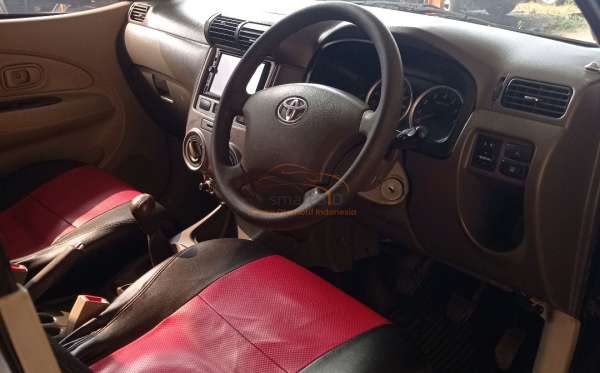 TOYOTA AVANZA