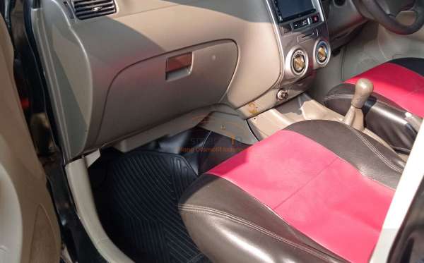 TOYOTA AVANZA