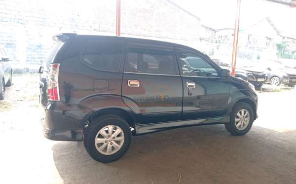 TOYOTA AVANZA