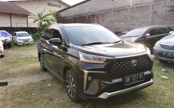 TOYOTA AVANZA