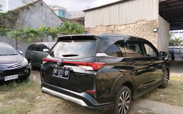 TOYOTA AVANZA