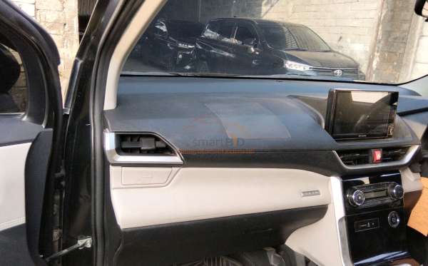TOYOTA AVANZA