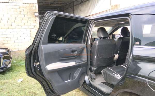 TOYOTA AVANZA