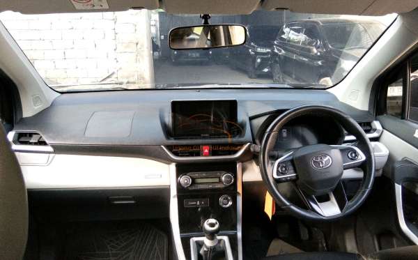 TOYOTA AVANZA