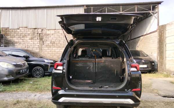TOYOTA AVANZA