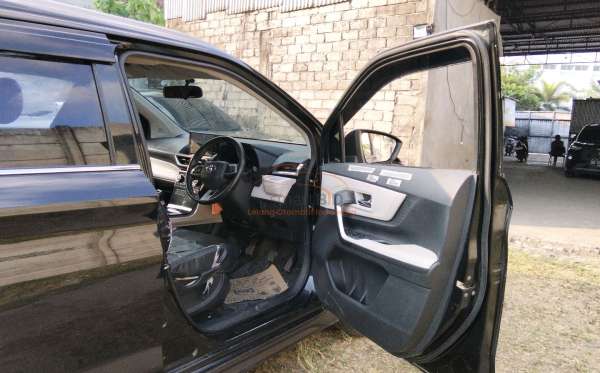 TOYOTA AVANZA
