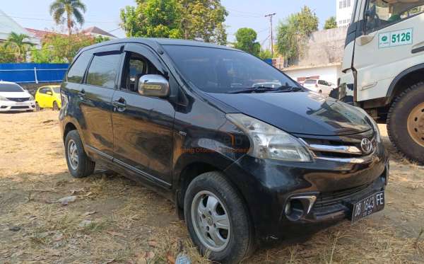 TOYOTA AVANZA