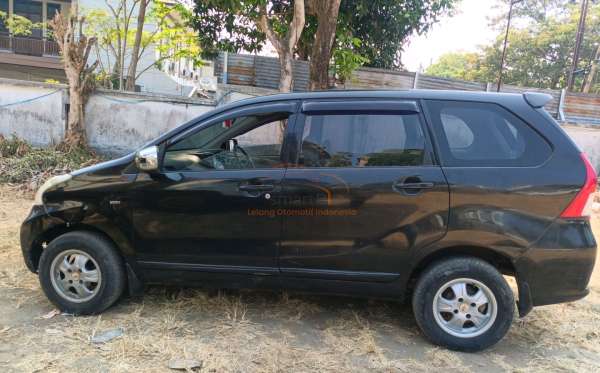 TOYOTA AVANZA