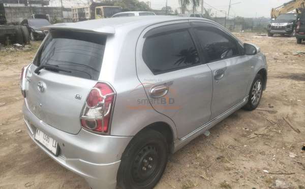 TOYOTA ETIOS
