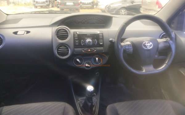 TOYOTA ETIOS