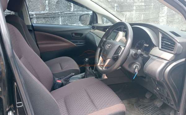 TOYOTA INNOVA 2.4 G