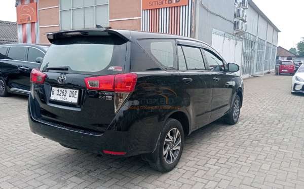 TOYOTA INNOVA 2.4 G