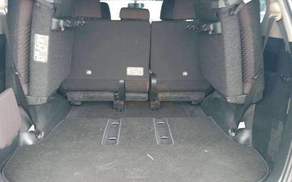 TOYOTA INNOVA 2.4 G
