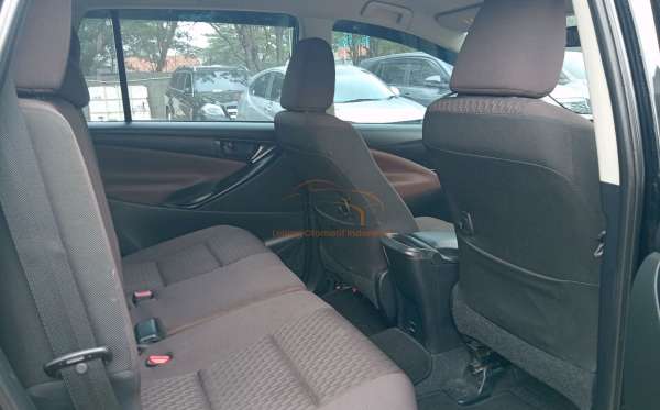 TOYOTA INNOVA 2.4 G