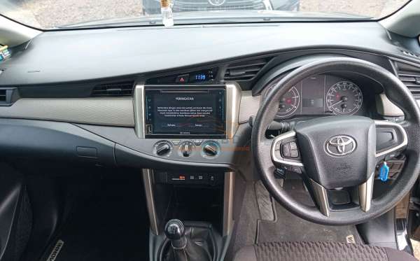 TOYOTA INNOVA 2.4 G