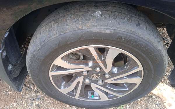TOYOTA INNOVA 2.4 G