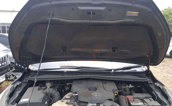 TOYOTA INNOVA 2.4 G
