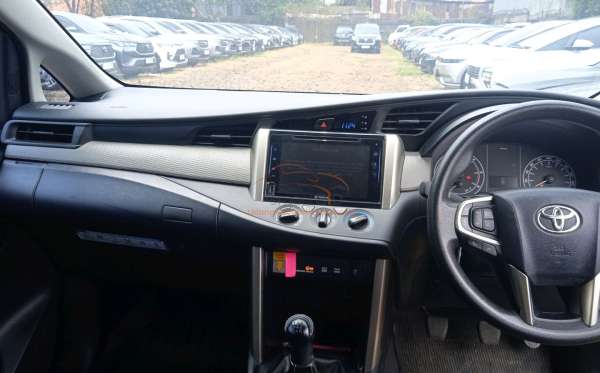 TOYOTA INNOVA 2.4 G