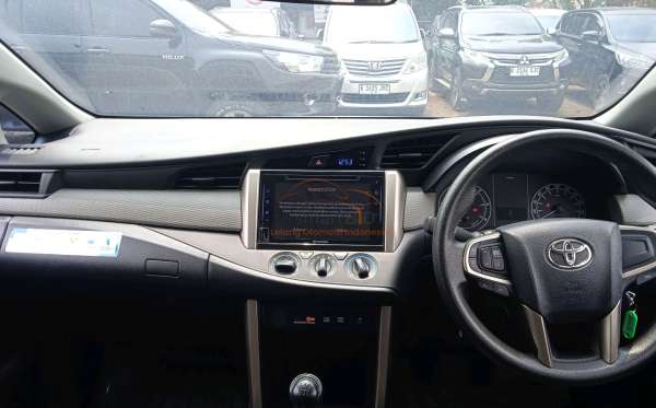 TOYOTA INNOVA 2.4 G