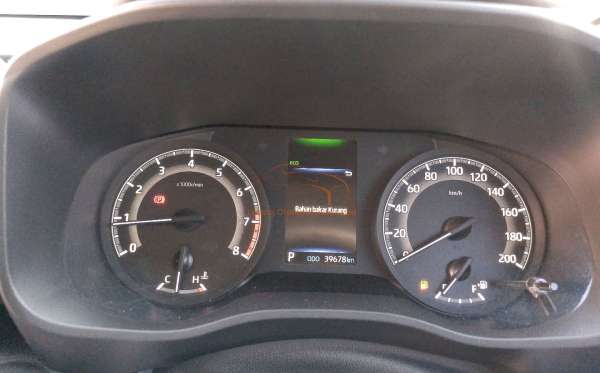 TOYOTA INNOVA ZENIX G