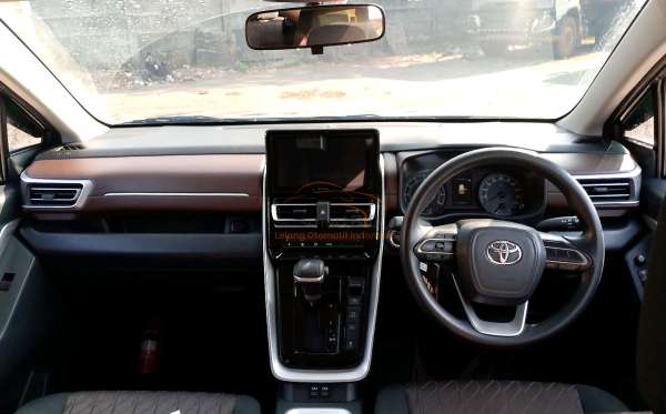 TOYOTA INNOVA ZENIX G
